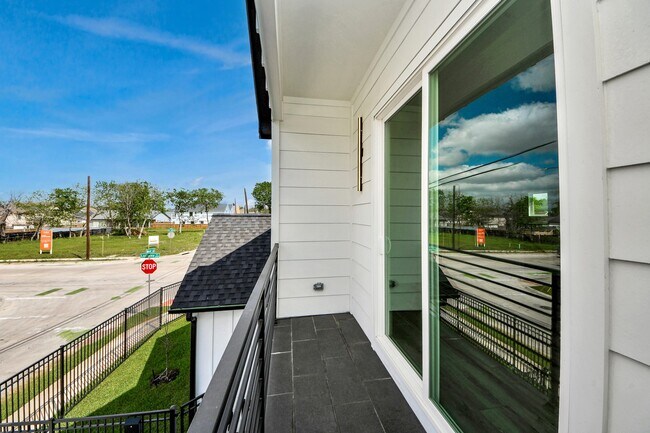 Building Photo - 1816 West St