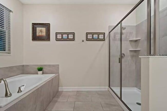 Building Photo - 2856 Bookmark Dr