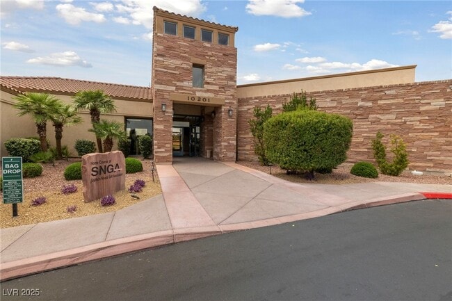 Building Photo - 9004 Litchfield Ave