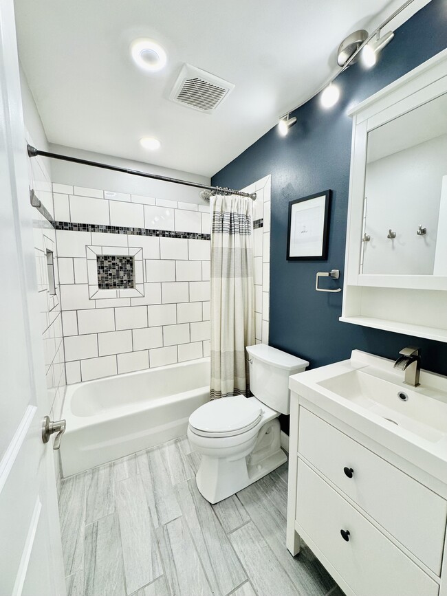 Building Photo - 11495 Armada Dr