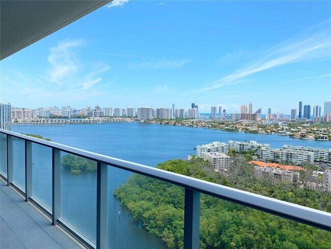 Building Photo - 16385 Biscayne Blvd