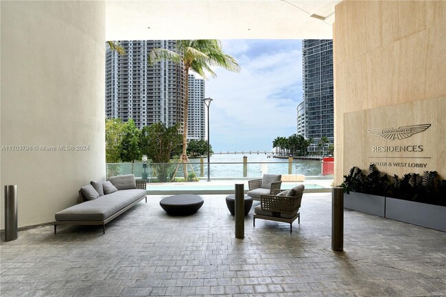 Building Photo - 300 Biscayne Blvd Way