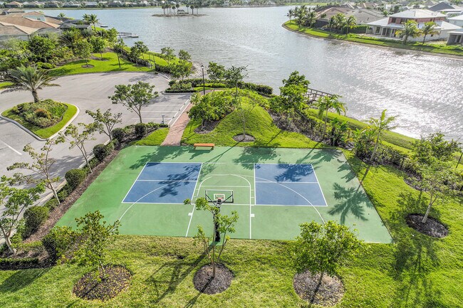 Building Photo - 14610 Edgewater Cir