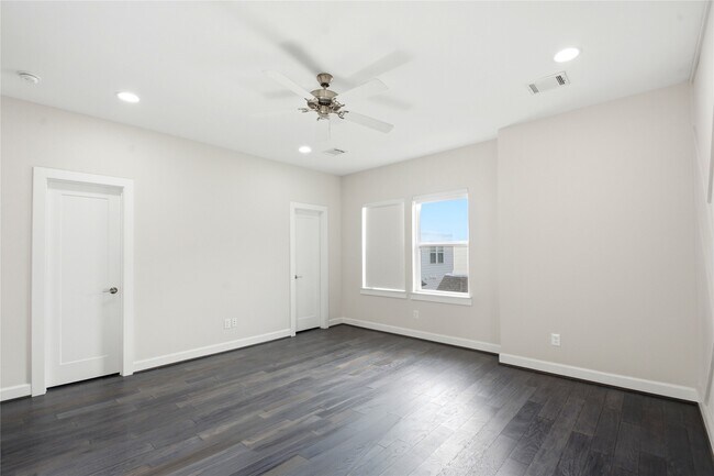 Building Photo - 849 Fisher St