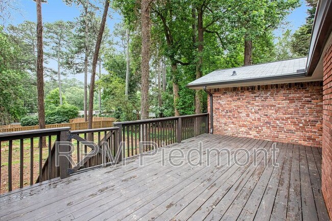 Building Photo - 2695 Peeler Rd