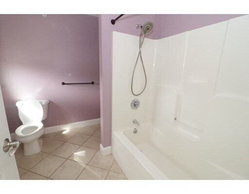 Building Photo - 45 Hancock St