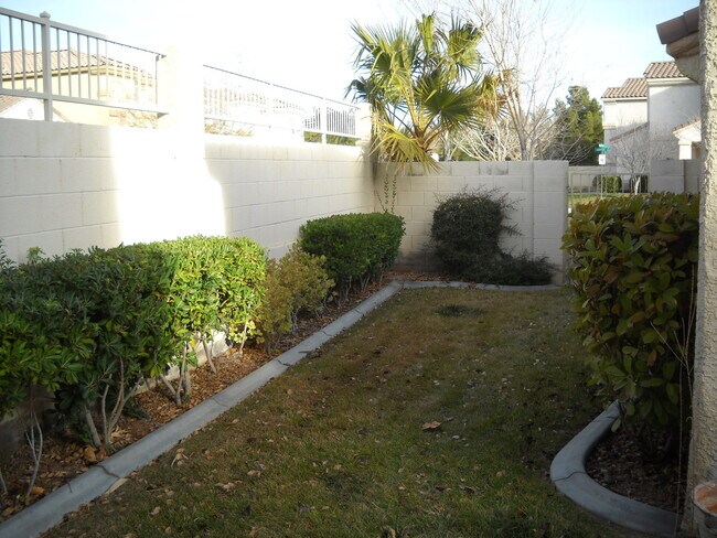 Building Photo - Fabulous Single Story in Peccole Ranch Gated Community!