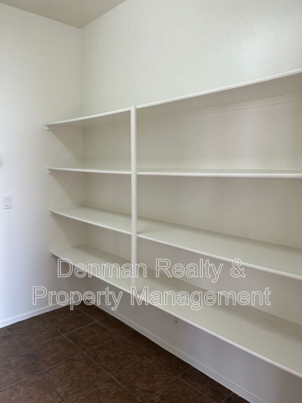 Building Photo - 6526 S 71st Dr