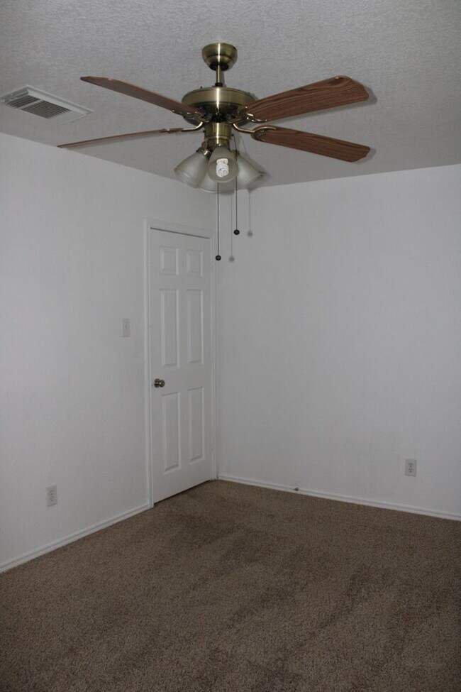 Building Photo - 11212 Forest Pass Ct