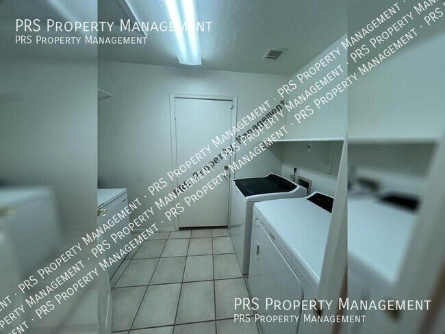 Building Photo - 3935 S Hollyhock Pl