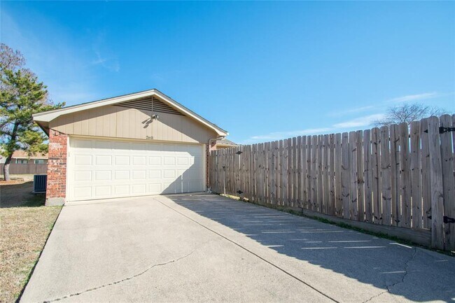 Building Photo - 2611 Brandywyne Dr