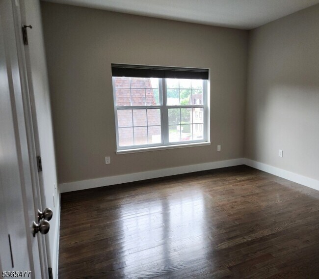 Building Photo - 59 Willet St