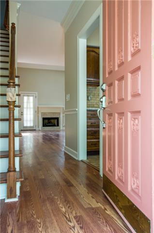 Building Photo - 3BR/2BA TOWNHOME NEAR DOWNTOWN FRANKLIN! WALK TO THE PARK.
