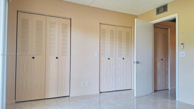 Building Photo - 400 SW 134th Way