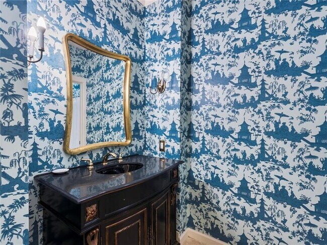 Building Photo - 1872 Wycliff Rd NW