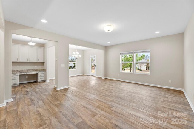 Building Photo - 8562 River Ridge Dr