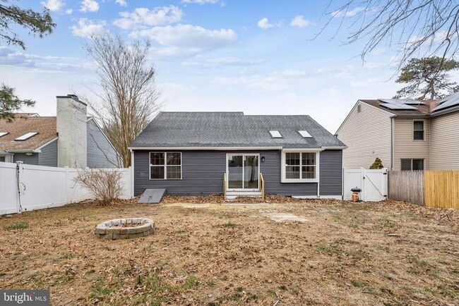 Building Photo - 31 Acorn Ct