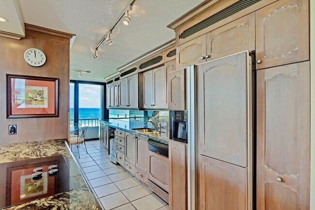 Building Photo - 5550 N Ocean Dr