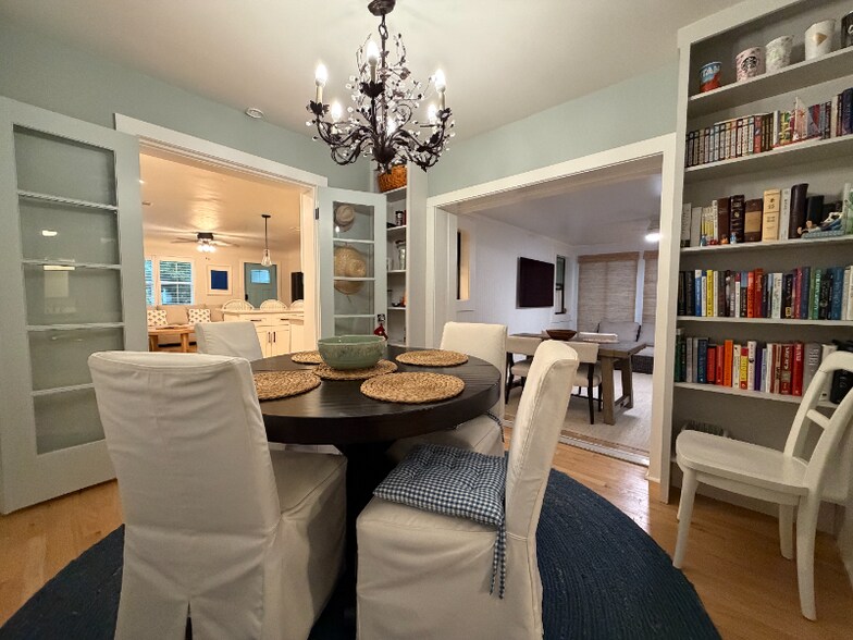 Building Photo - 234 24th Ave N