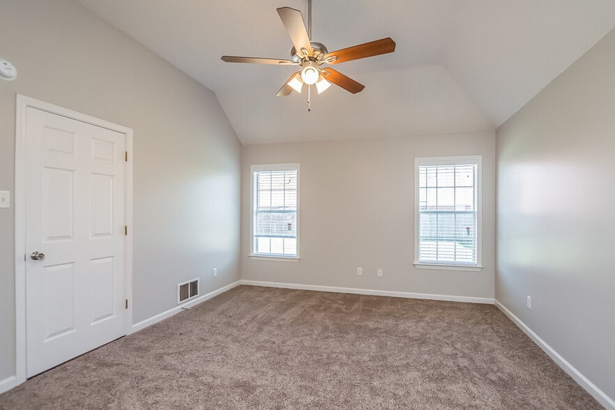 Building Photo - 7722 Pin Cove