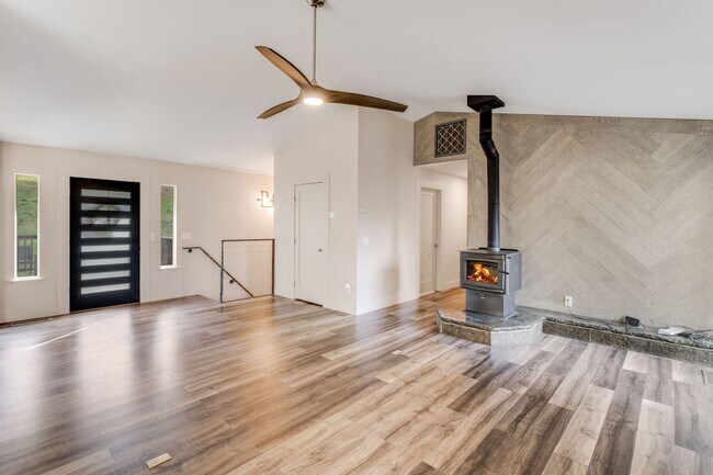 Building Photo - Updated Georgetown Home on 5 Acres with Huge Deck!