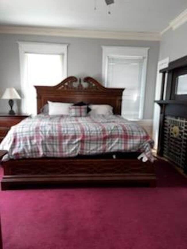 Building Photo - One Bedroom Furnished Apartment in Downtow...