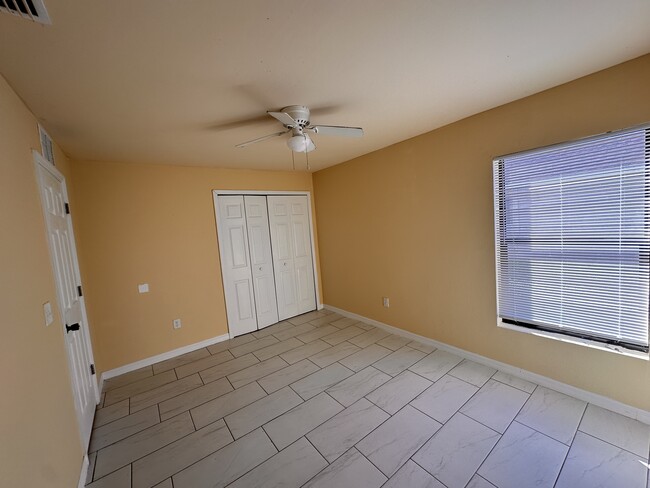 Building Photo - 280 SW 3rd Terrace