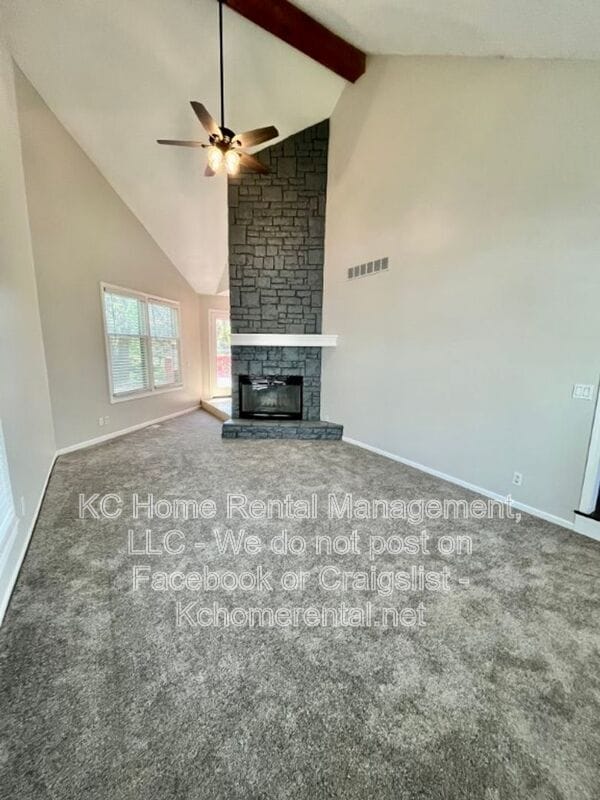 Building Photo - 1109 E Sleepy Hollow Dr