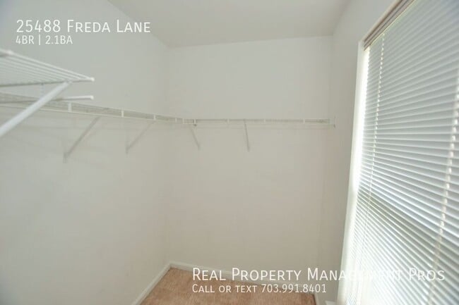 Building Photo - 25488 Freda Ln