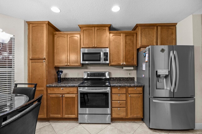 Building Photo - 1622 S Club Dr