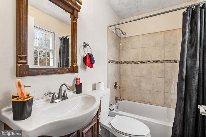 Building Photo - 80 Nancy Ln