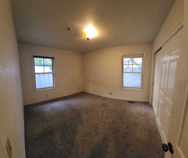 Building Photo - Charming Cottage off of Grand Avenue/Mill ...