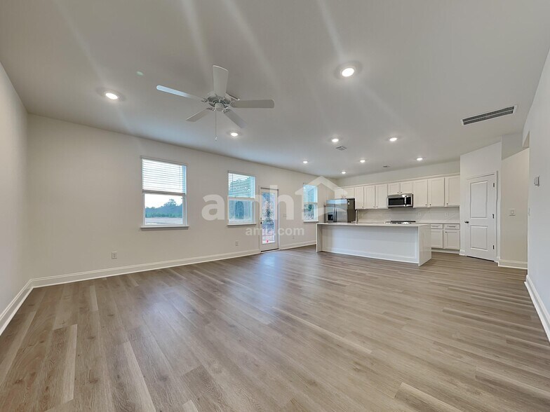 Building Photo - 168 Portside Pk Dr