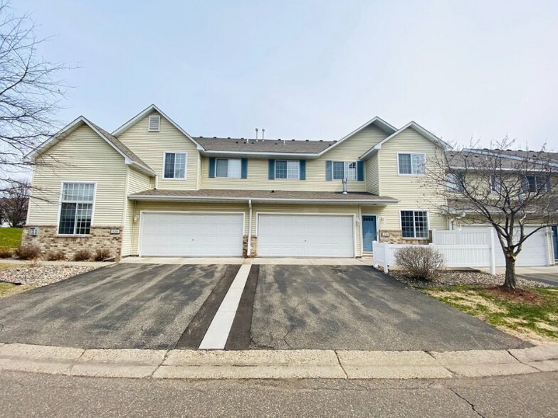 Primary Photo - 3128 Juniper Ln