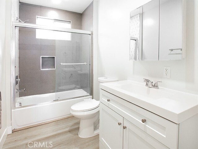 Building Photo - 2027 Vista Del Mar Ave