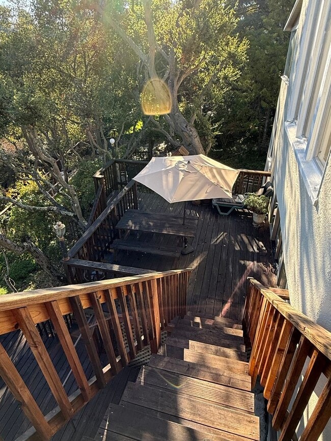 Building Photo - Great 2 Bedroom Rental Home in Crocker Highland District