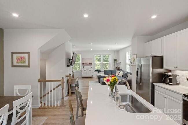 Building Photo - 4113 Edenborn Ln