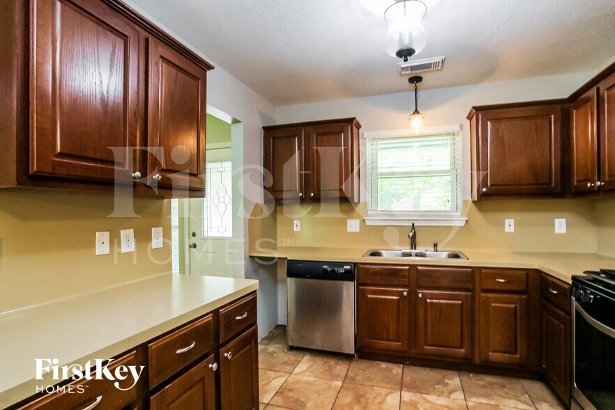 Building Photo - 503 Mesquite Dr