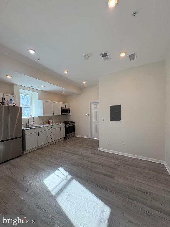 Building Photo - 3625 N 22nd St