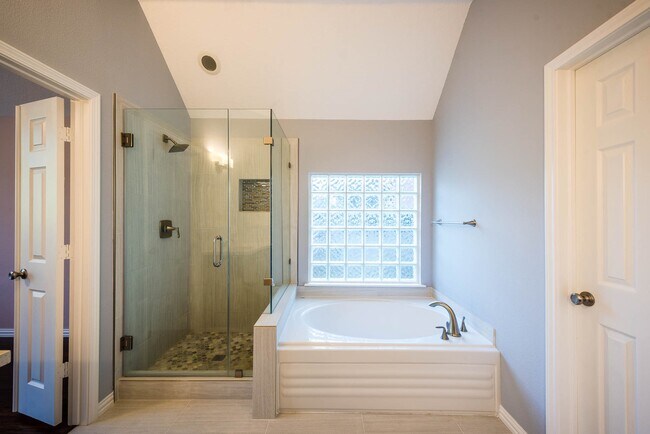 Building Photo - 3231 Pedernales Trails Ln