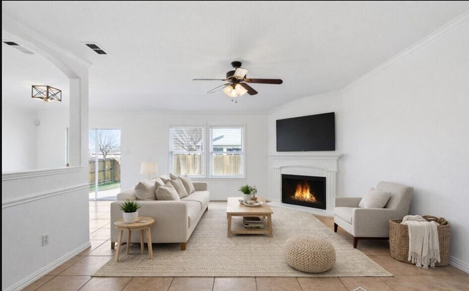 Building Photo - 1613 Grassy View Dr