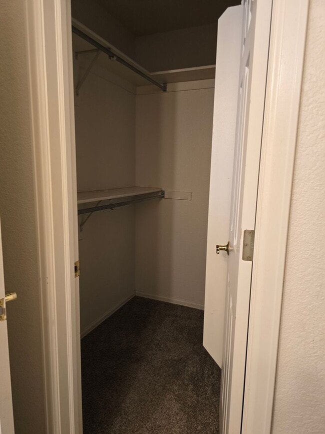 Building Photo - Nestled 3 bedroom, 2 bathroom in Fruitvale area