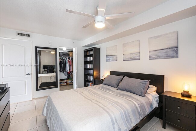 Building Photo - 280 SW 20th Rd