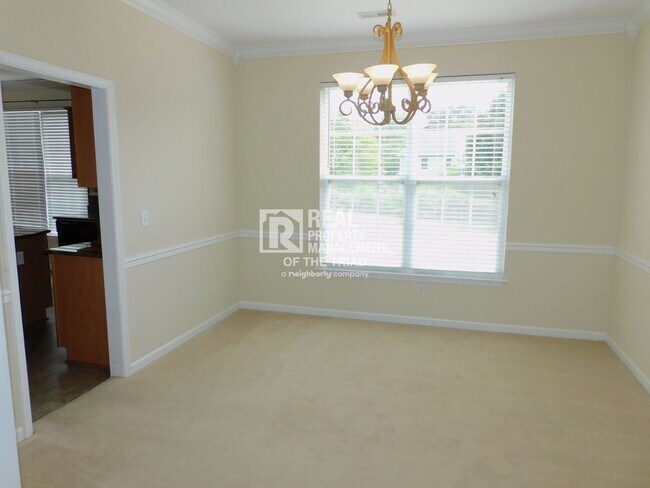 Building Photo - *NW High School* Lovely 4BR/2.5BA Home off...
