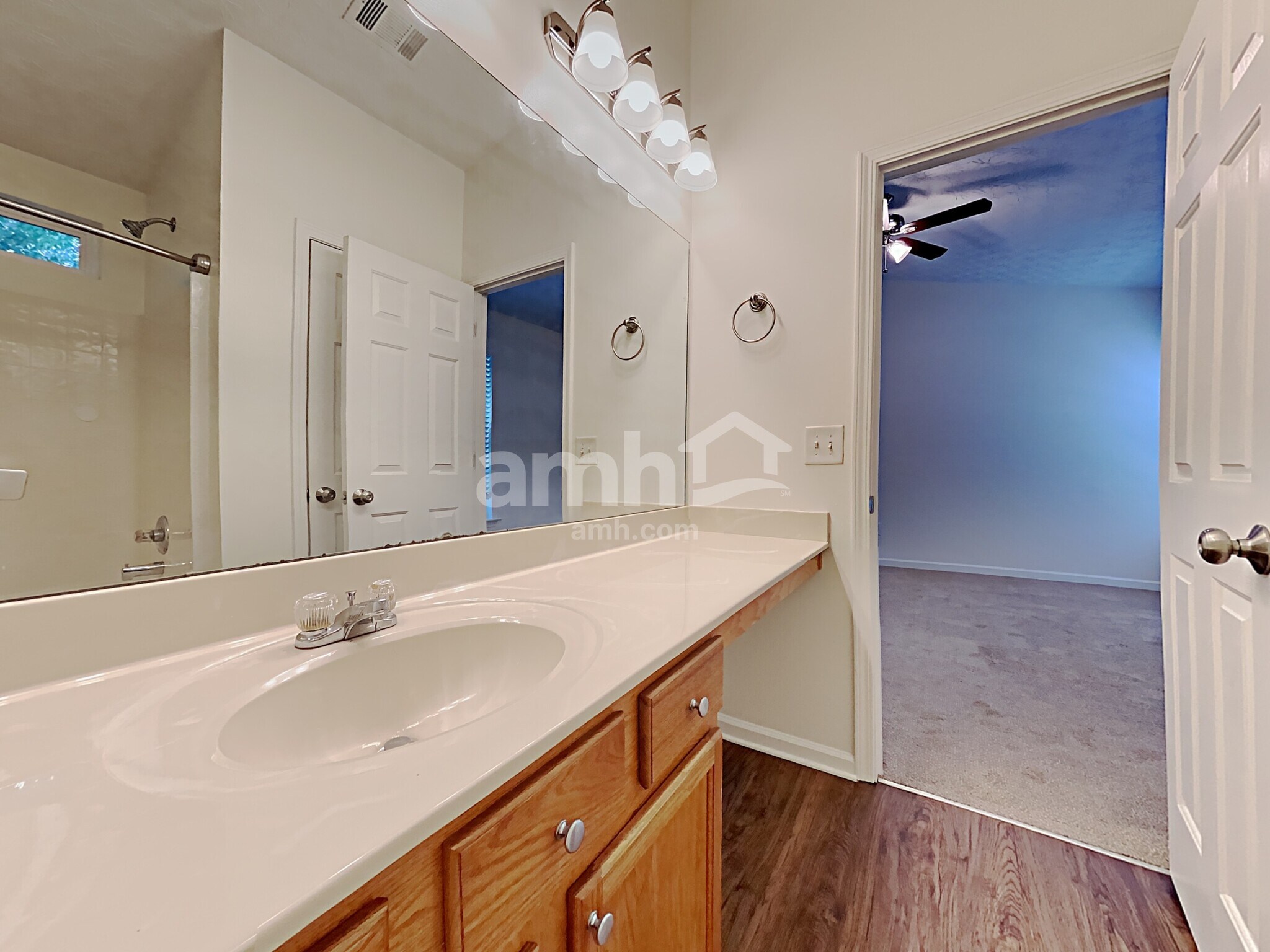 Building Photo - 330 Meadows Ln