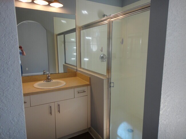 Building Photo - 2912 Hidden Hills Rd