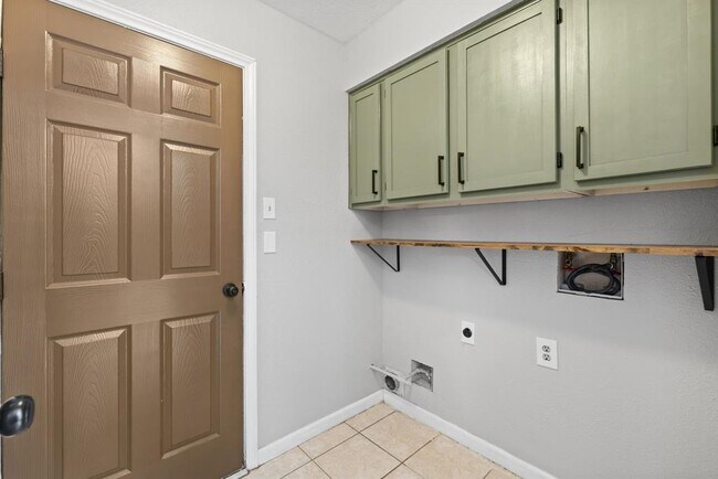 Building Photo - 5414 Village Springs Dr