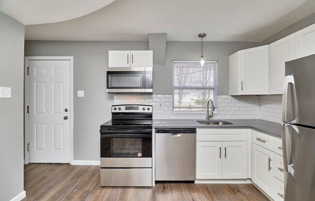 Building Photo - 255 Florisota Dr