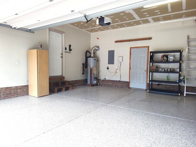 Building Photo - Stunning Corner Lot home located within a cul-de-sac in the Mitchell Glen Community!