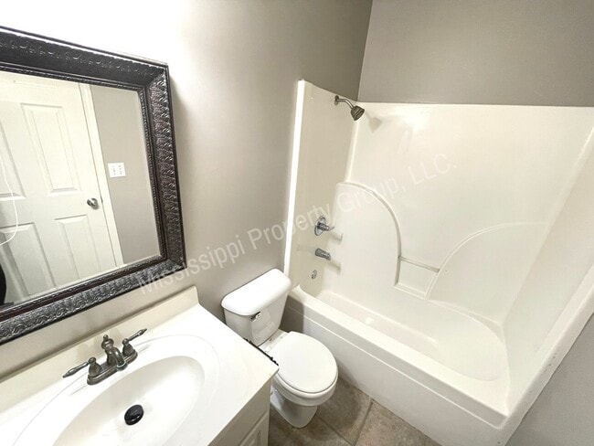 Building Photo - 3BD/2BA FOR RENT